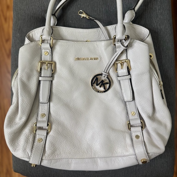 Michael Kors Handbags - MICHAEL KORS White Leather Bag